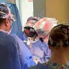 Жувала ручку і вдихнула ковпачок: медики врятували життя школярці у Львові – операція тривала чотири години