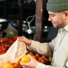 В України злетіли ціни на популярні цитрусові: скільки нині коштують апельсини та лимони