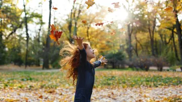 Яка погода завтра, 26 листопада: у середу на українців очікує тепло та сильний вітер