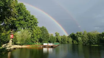 У Польщі українці врятували чоловіка через його забави на водоймі: що накоїв відчайдух