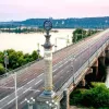 Рух на мосту Патона у Києві «зупинився» через втечу від ТЦК: відео дивного інциденту