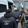 Митник хотів незаконно переправити чоловіків закордон: у яку суму він оцінив свої «послуги» і що йому загрожує
