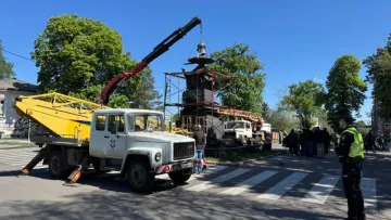У Полтаві на місці памʼятника російському царю Петру І встановили новий експонат: що красується на постаменті