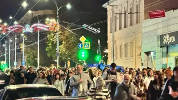 Вперше з вторгнення РФ: головну вулицю Харкова зробили пішохідною — відео зі святкування Дня міста