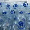 Небезпечно для здоров'я: науковці попередили, воду в якій тарі краще не пити