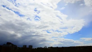 Яка погода завтра, 4 квітня: в Україні буде хмарно, велику кількість областей чекають дощі