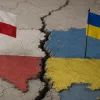 Адміністративні труднощі: в українців у Польщі виникли проблеми з доступом до важливих документів