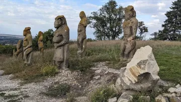Спадщина половців: українець спочатку хотів закатати половецьку бабу в бетон, а потім вирішив заробити