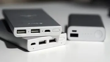 Повербанк вибухнув просто в ліжку: в Одесі жінка отримала травми