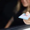 Жінка на Прикарпатті купила підроблене водійське посвідчення за 20 тисяч грн й влетіла у ДТП: як їх покарали
