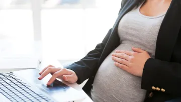 Лікарняний по вагітності є, а в заяві — порожньо: як виправити поширену помилку в системі ПФУ
