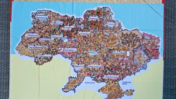 Такого ви ще не бачили: як люди з селища на Житомирщині напекли 1500 пиріжків і встановили неймовірний рекорд