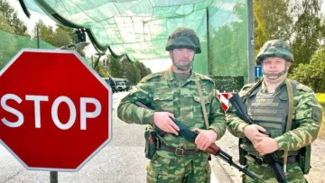 Лукашенко готується до війни з Україною: у Гомелі активно встановлюють блокпости і натягують антидронові сітки