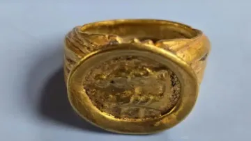 Скарб в 6 метрах під землею: де знайшли золотий перстень, якому 2000 років