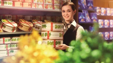 Продукція Roshen засвітилася в рекламі ювелірного дому Cartier: чи платив Порошенко за інтеграцію – відео