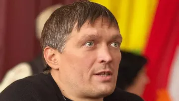 «Щирий вогонь в очах»: Олександр Усик провів зустріч зі школярами Києва та поговорив про майбутнє