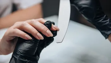 Найсвіжіша версія французького манікюру: що таке трендовий манікюр french gloss nails