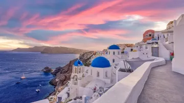 Один із найвідоміших островів Греції може поринути у катастрофу: вчені здійснили шокуюче відкриття