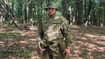 Замість макіяжу військова форма: візажист, якого ТЦК затримали на вулиці, показав армійські будні
