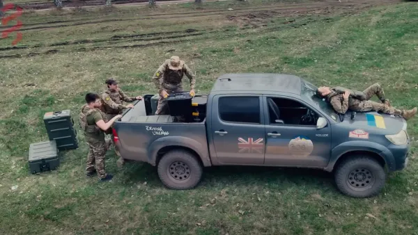 Dua Lipa допомогла зібрати кошти на авто для українських медиків: Лачен і фанати співачки оцінили