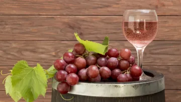 Іспанська традиція — 12 виноградин на Новий рік: як правильно загадати бажання