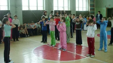 На Вінниччині вчитель відлупцював учня посеред уроку: відео неадекватної поведінки педагога