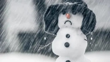 Яка погода завтра, 23 лютого: до України завітає потепління, але з опадами й рвучким, місцями штормовим вітром