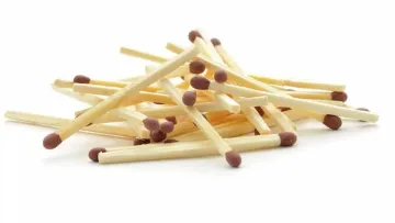 «Хочу, щоб мої діти пишалися мною»: швед встановив світовий рекорд, запхавши до носа 81 сірник – фото дивака 