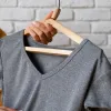 Як прибрати запах поту з одягу без прання: легкі та корисні лайфхаки