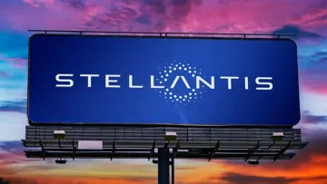 Stellantis готує авто з керуванням без рук: коли планують запустити нову технологію