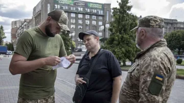 На Рівненщині влаштували самосуд над працівником ТЦК: який стан у постраждалого та що загрожує нападникам