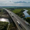На одній з трас у Житомирській області утворився «трамплін»: що за дивина та в чому причина