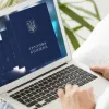 Українців зобов’язали перевести трудові книжки в електронний формат: коли це зробити, щоб не втратити стаж