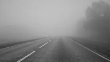 У перший день зими в кількох регіонах Україні оголошено штормове попередження: де водіям слід бути пильними