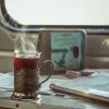 Вперше за шість років! Укрзалізниця підняла ціни на чай і каву в поїздах – скільки коштуватимуть напої