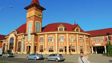 Будуть прямі поїзди до Братислави та Відня: Зеленський повідомив про відкриття нової залізничної колії