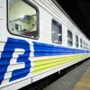 Вибухи зупинили міжнародний поїзд на Київщині: що сталося і чому пасажирів пересадили в автобуси