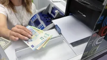 Гривня здає позиції щодо долара та євро: : офіційний курс валют від НБУ на 10 липня