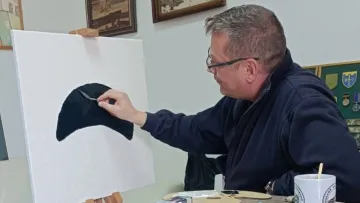 В Україні з'явився новий Малевич: на Тернопільщині чоловік написав картину «Чорний вареник» – фото