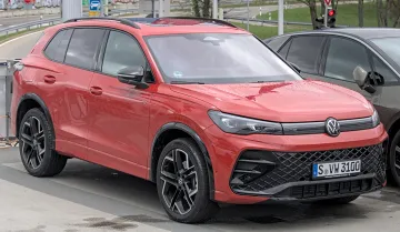 Бензинові авто в Україні: хто став лідером ринку та скільки машин зареєстрували