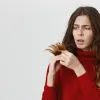 Названо 5 способів зарадити випадінню сухого і ламкого волосся: ось які рекомендації варто виконувати