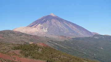 Європейський вулкан демонструє підозрілу активність: відомо, чи є ризик виверження найближчим часом