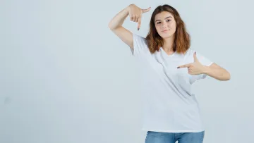 Як повернути кристальну свіжість улюбленій білій футболці: дієві поради