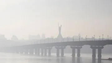 У Києві після обстрілу зафіксували різке погіршення якості повітря: експерт дав поради мешканцям столиці