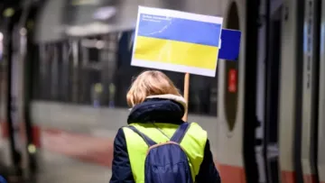 Коли українці почнуть повертатися з-за кордону: Нацбанк зробив прогноз 