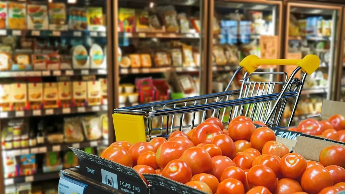 Вже дорожчі за курятину: томати в Україні б’ють цінові рекорди – в чому причина і скільки нині коштує кілограм