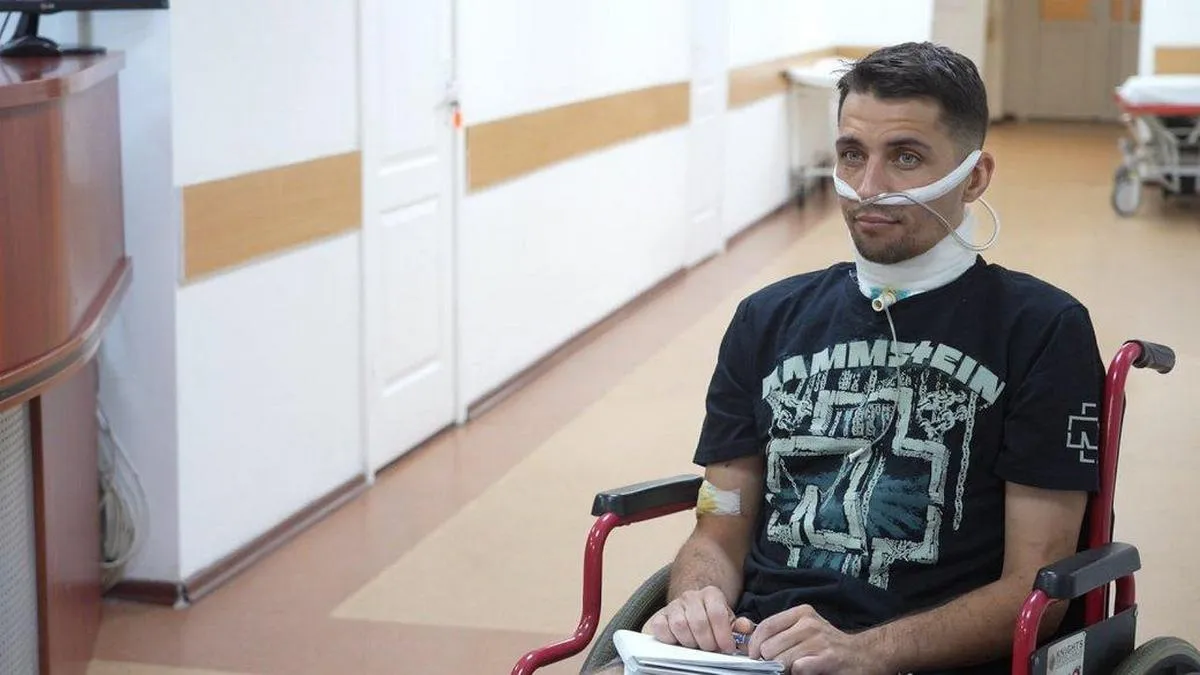Кинули помирати та присипали сміттям: на Дніпропетровщині лікують військового, якому росіяни перерізали горло