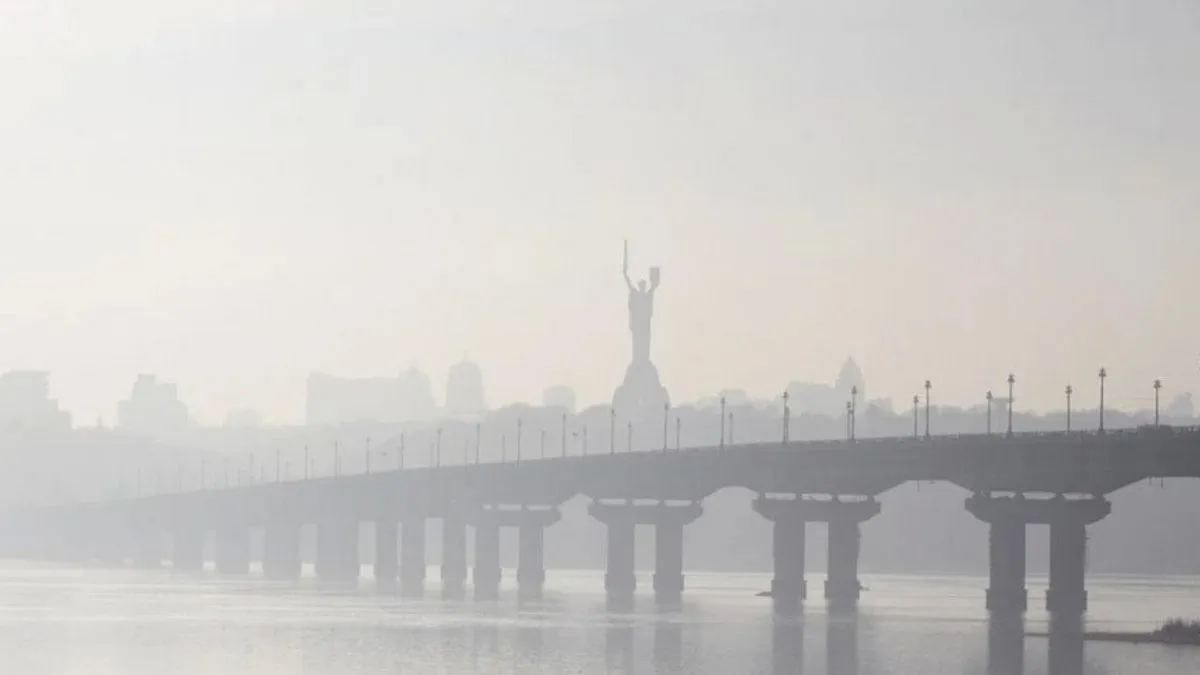 У Києві після обстрілу зафіксували різке погіршення якості повітря: експерт дав поради мешканцям столиці