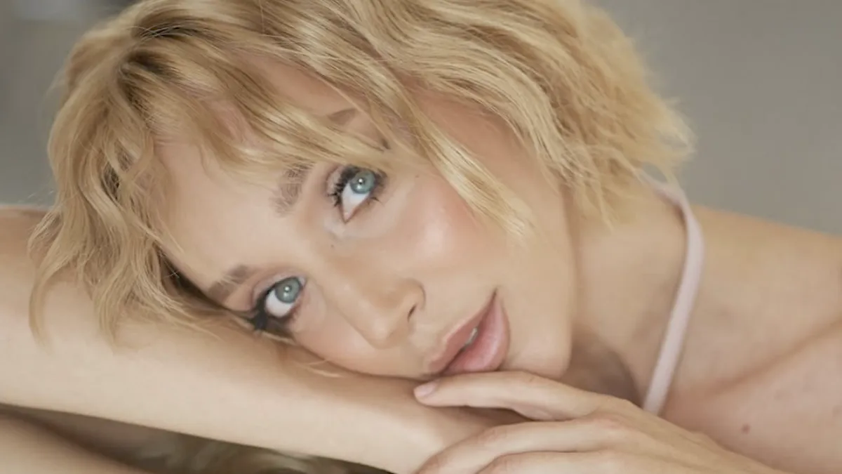 Олена Мандзюк показала, хто чекає її у ліжку: «Як бачите, не самотня»