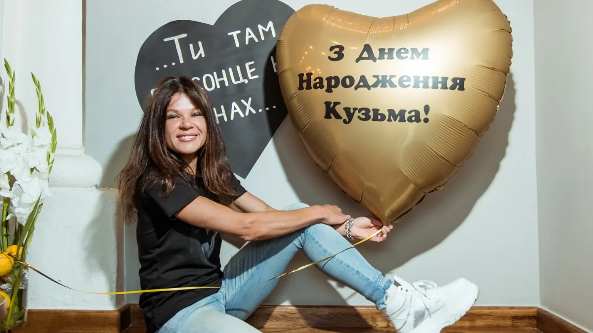 «Ти там, де сонце на стінах»: Руслана зворушливо привітала Кузьму в день його народження